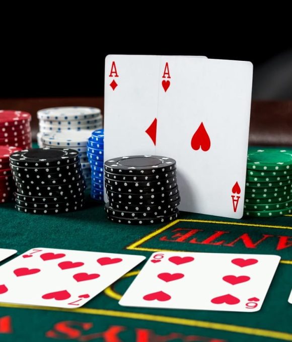 poker-play-chips-cards-green-table